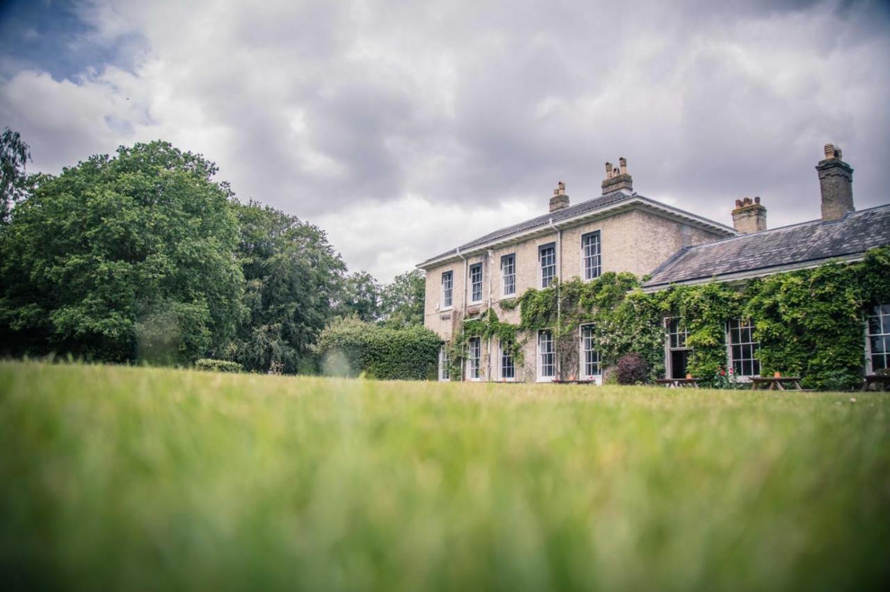 Caistor Hall Arminghall Bagian luar foto