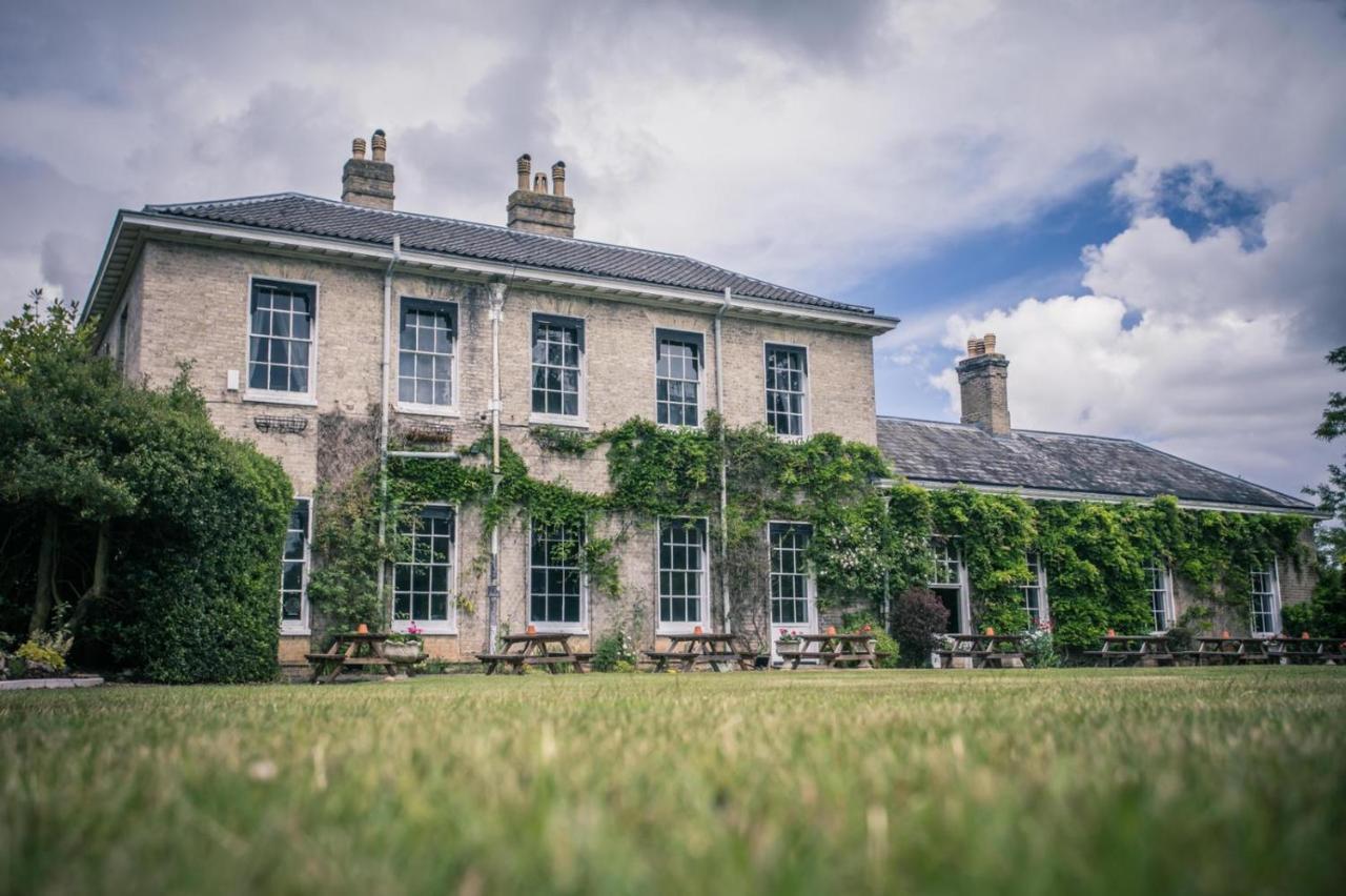 Caistor Hall Arminghall Bagian luar foto
